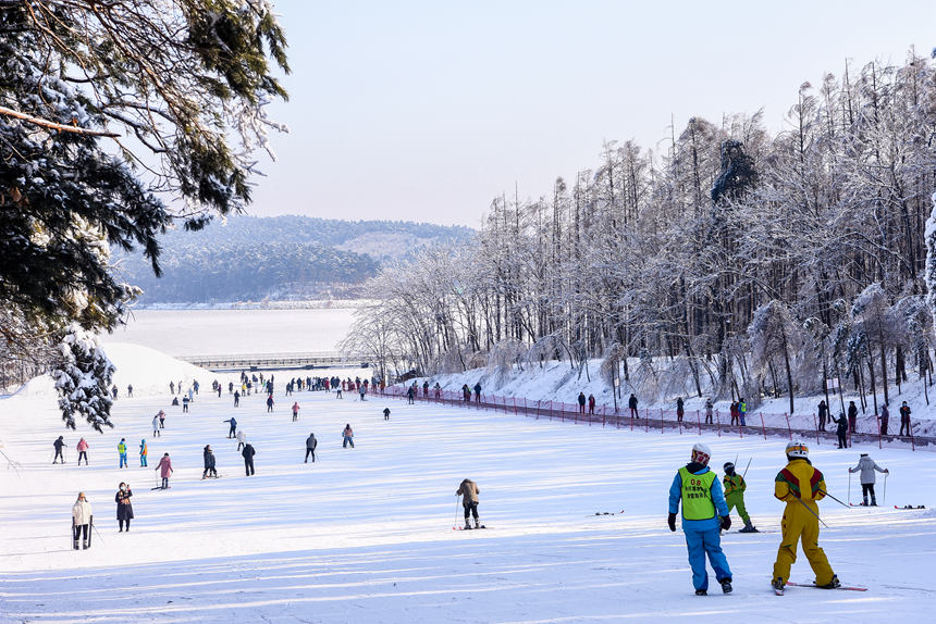 長春凈月潭滑雪場。（吉林省文化和旅游廳供圖）