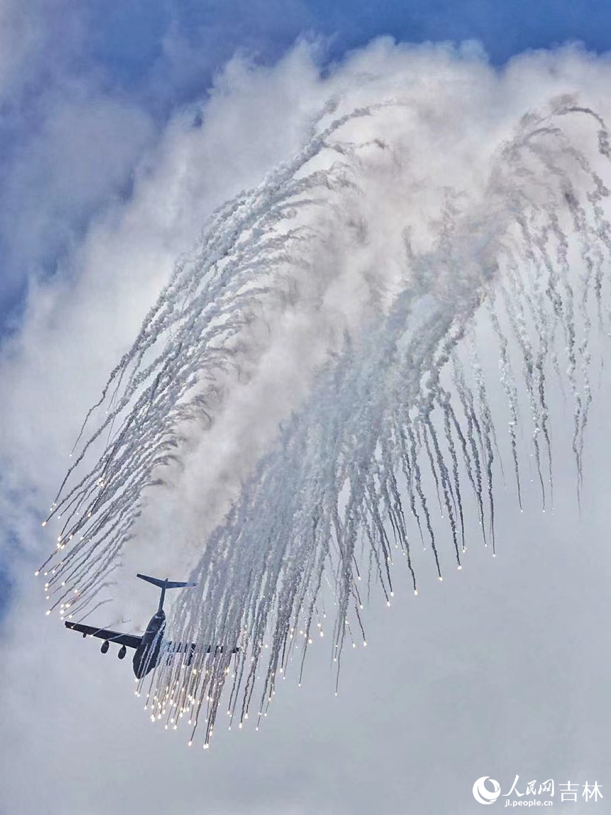 2023年空軍航空開放活動·長春航空展開幕。人民網(wǎng)記者 李洋攝