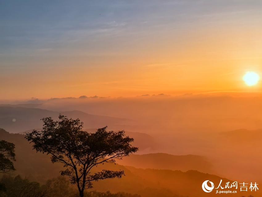 紅日、群山、薄霧、云海……通化縣四方山的日出盛景你見過嗎？【9】