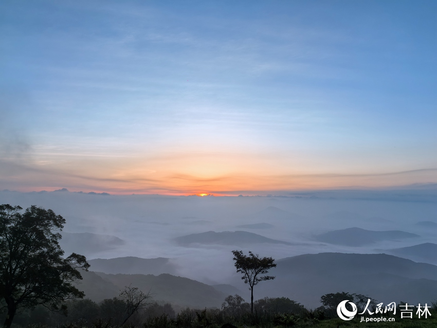 紅日、群山、薄霧、云?！ɑh四方山的日出盛景你見過嗎？【2】