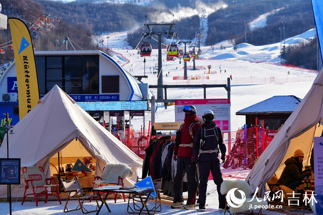 第八屆吉林冰雪產(chǎn)業(yè)國際博覽會現(xiàn)場。人民網(wǎng)記者 李洋攝