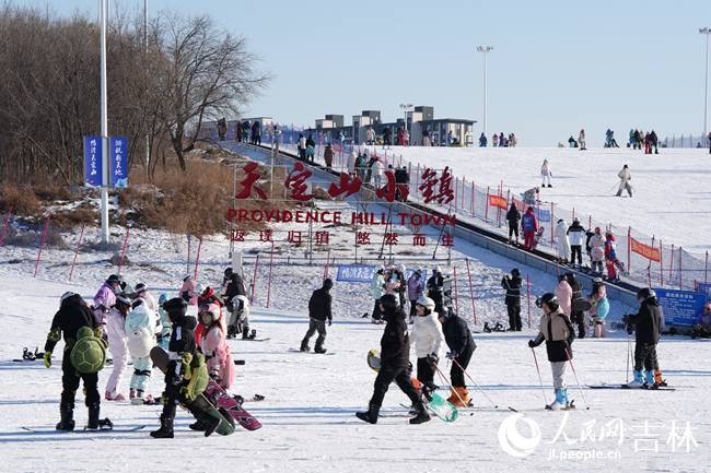 天定山滑雪度假區(qū)。人民網(wǎng)記者 李洋攝