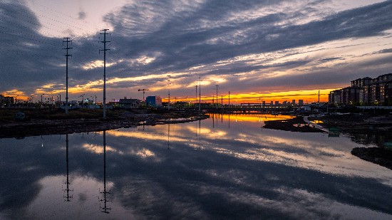 作品《朝夕雄東》 作者：孫東鑫